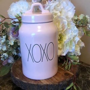 Rae Dunn “XOXO” pink canister with lid